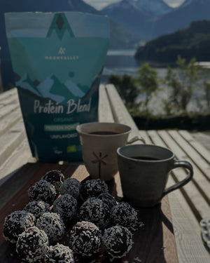 Protein blend - Moonvalleys egna protein blend , på bara 4 ingreddienser. Detta är ett mjölkfritt proteinpulver som är lämplig för bakning, shakes och smoothies. En proteinlkälla som kan tas på träningsfria dagar
