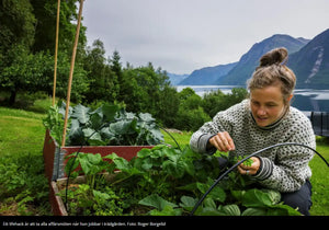 Emelie Forsberg spendeerar gärna tid i sin trädgårt i måndalen, en av grundarna till Moonvalley
